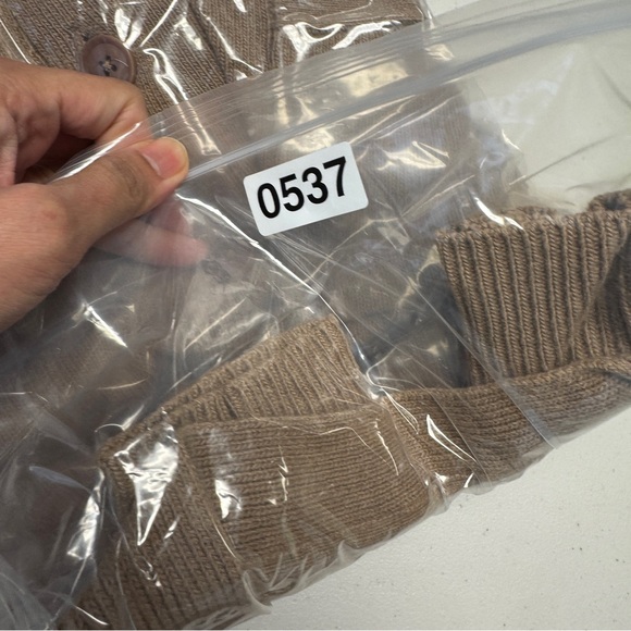 Banana Republic Camel Wool Cashmere Cardigan Size M Button Front Minimalist - Picture 15 of 15